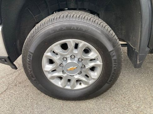 Used 2025 Chevrolet Silverado 3500 LT w/ Safety Package AWD/4WD image 24