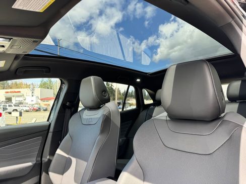 Used 2023 Volkswagen ID.4 Pro S image 22