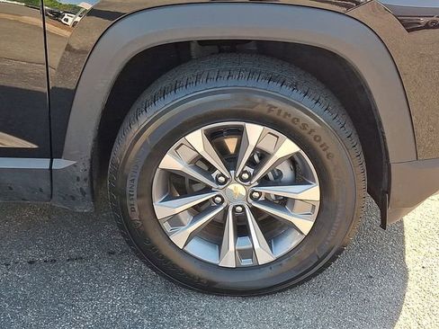 Used 2025 Chevrolet Equinox LT FWD image 24