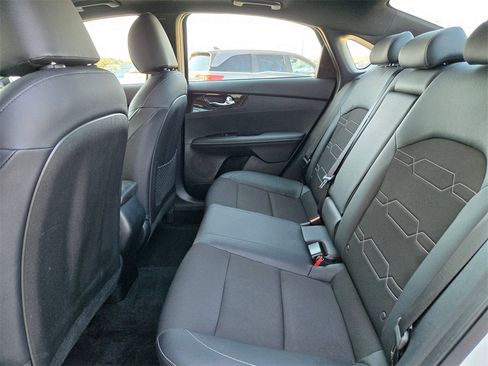 Used 2024 Kia Forte GT-Line w/ GT-Line Premium Package image 15