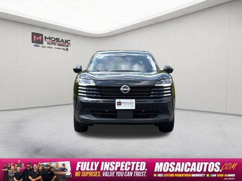 Used 2025 Nissan Kicks SV AWD/4WD image 2