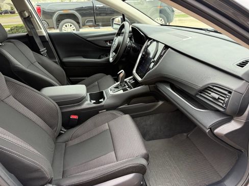Used 2025 Subaru Outback Premium image 25