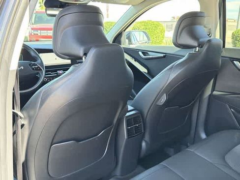 Used 2023 Kia Niro EX image 15