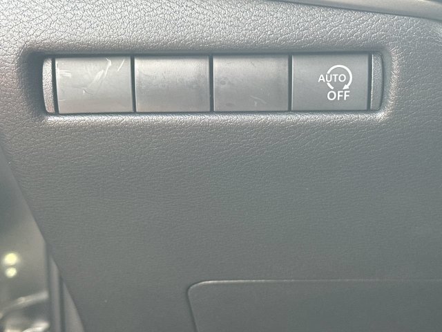 Used 2025 Nissan Kicks S w/ Charging Package FWD image 17