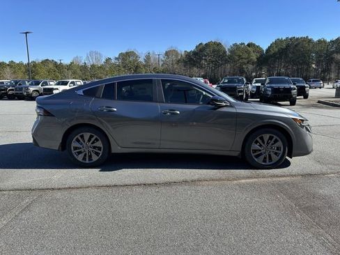 New 2026 Nissan Sentra SL w/ Floor Mat Package FWD image 9