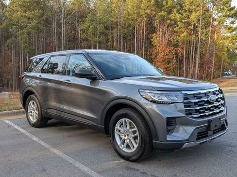 New 2026 Ford Explorer Active image 7