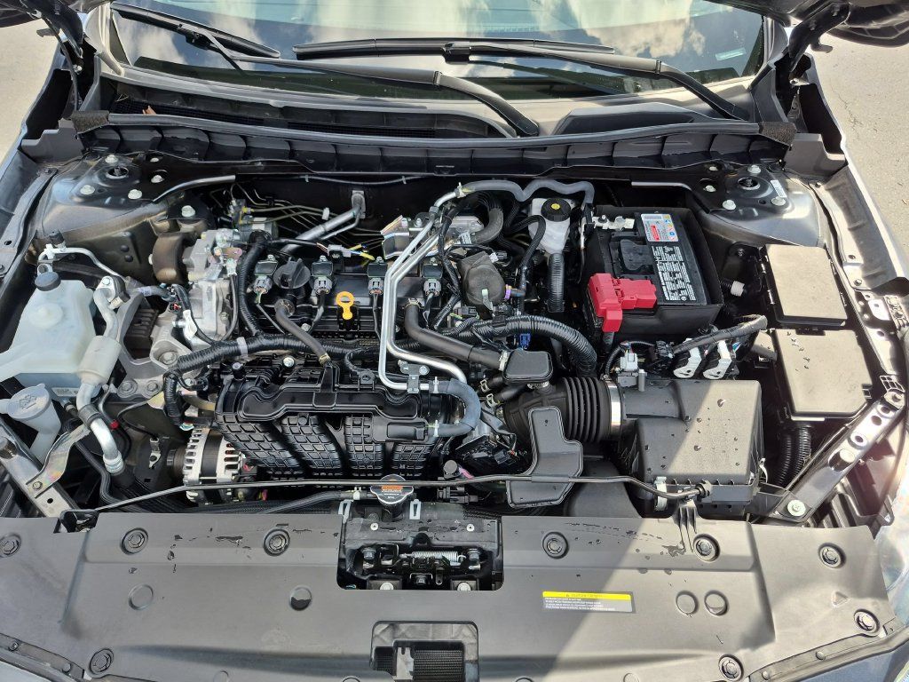 Used 2025 Nissan Altima 2.5 SV AWD/4WD image 34