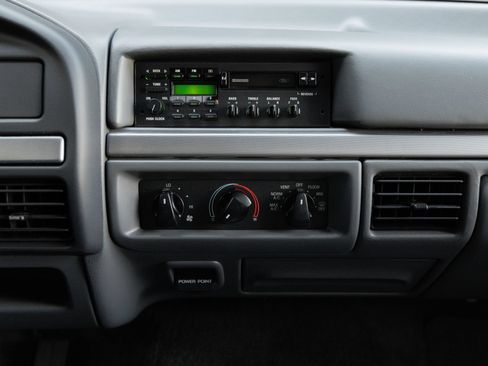 Used 1993 Ford F150 Lightning RWD image 25