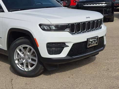 New 2026 Jeep Grand Cherokee Laredo AWD/4WD image 3