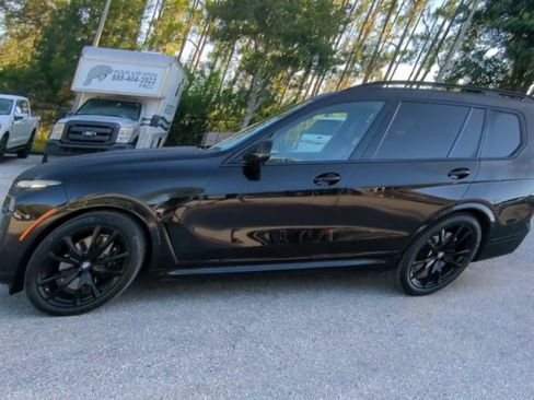 Used 2025 BMW X7 M60i AWD/4WD image 16