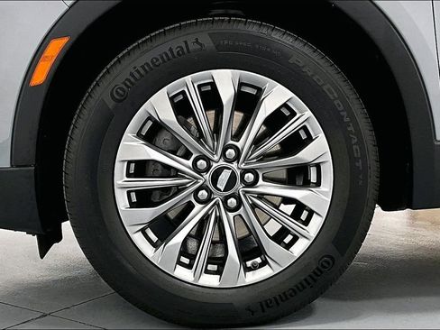 Used 2024 Cadillac XT4 Premium Luxury AWD/4WD image 10