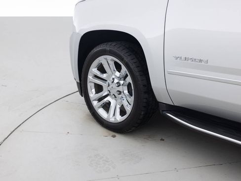 Used 2018 GMC Yukon SLT w/ Premium Edition image 18