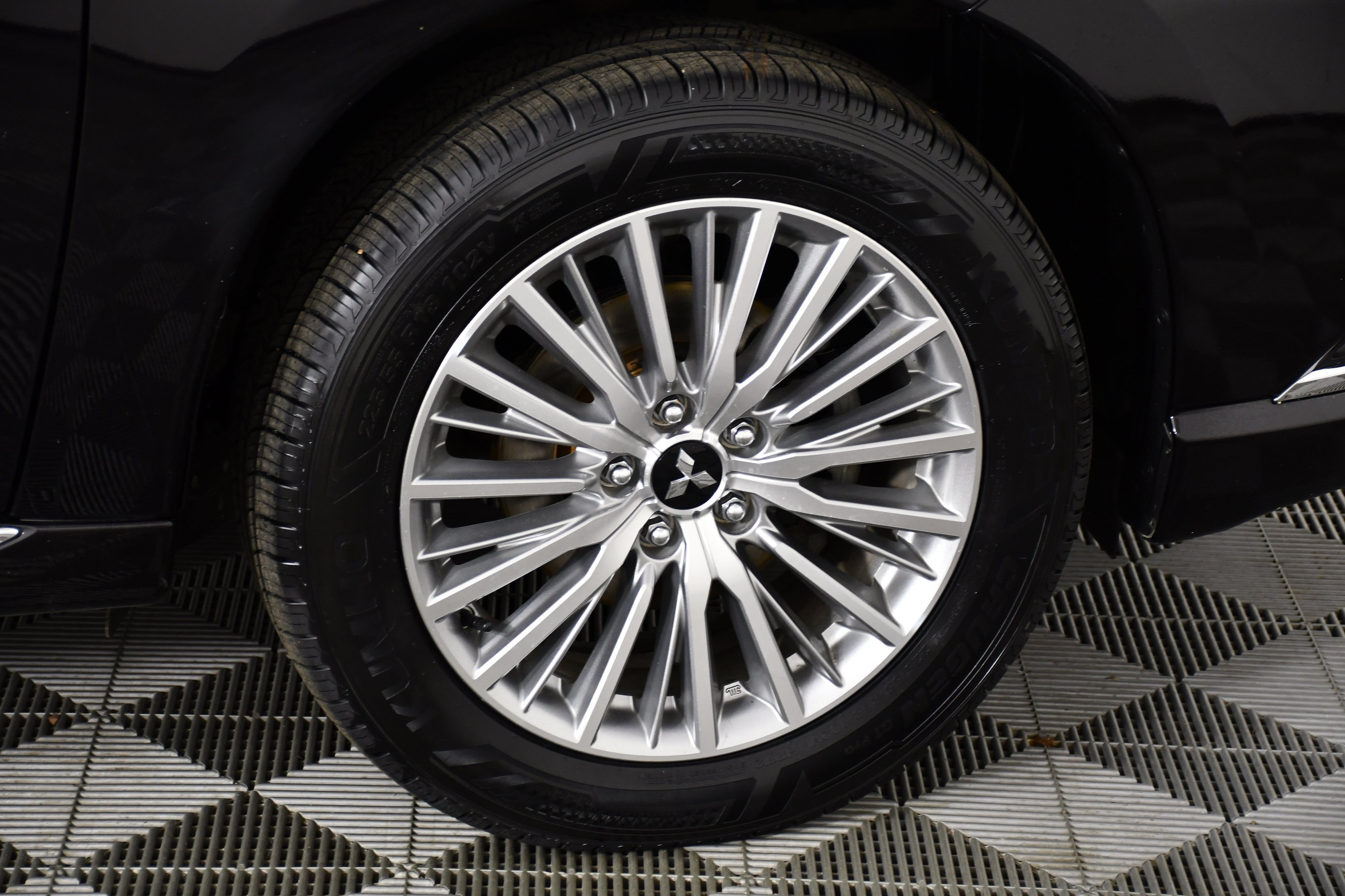 Used 2020 Mitsubishi Outlander SEL AWD/4WD image 55