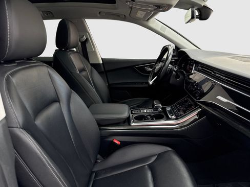 Used 2019 Audi Q8 Premium Plus w/ Premium Plus AWD/4WD image 42