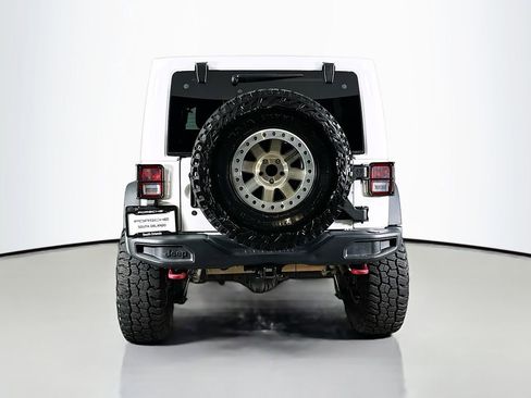 Used 2017 Jeep Wrangler Unlimited Rubicon AWD/4WD image 10