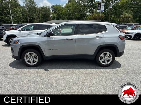 Used 2024 Jeep Compass Latitude AWD/4WD image 3