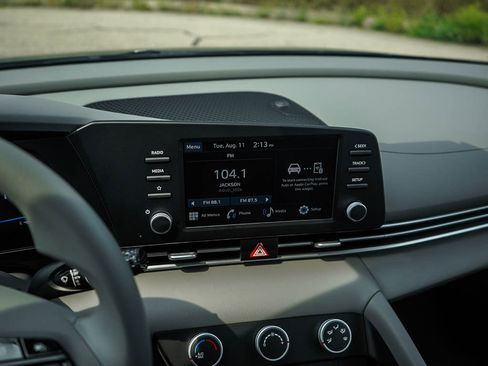 New 2026 Hyundai Elantra SE FWD image 21