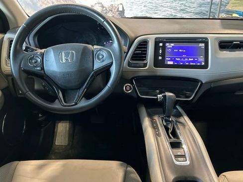 Used 2018 Honda HR-V EX-L image 3