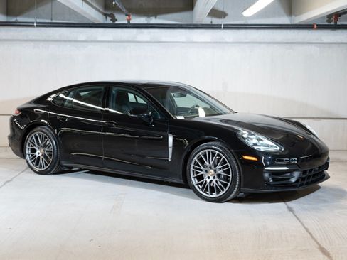 Certified 2023 Porsche Panamera 4 Platinum Edition AWD/4WD image 7