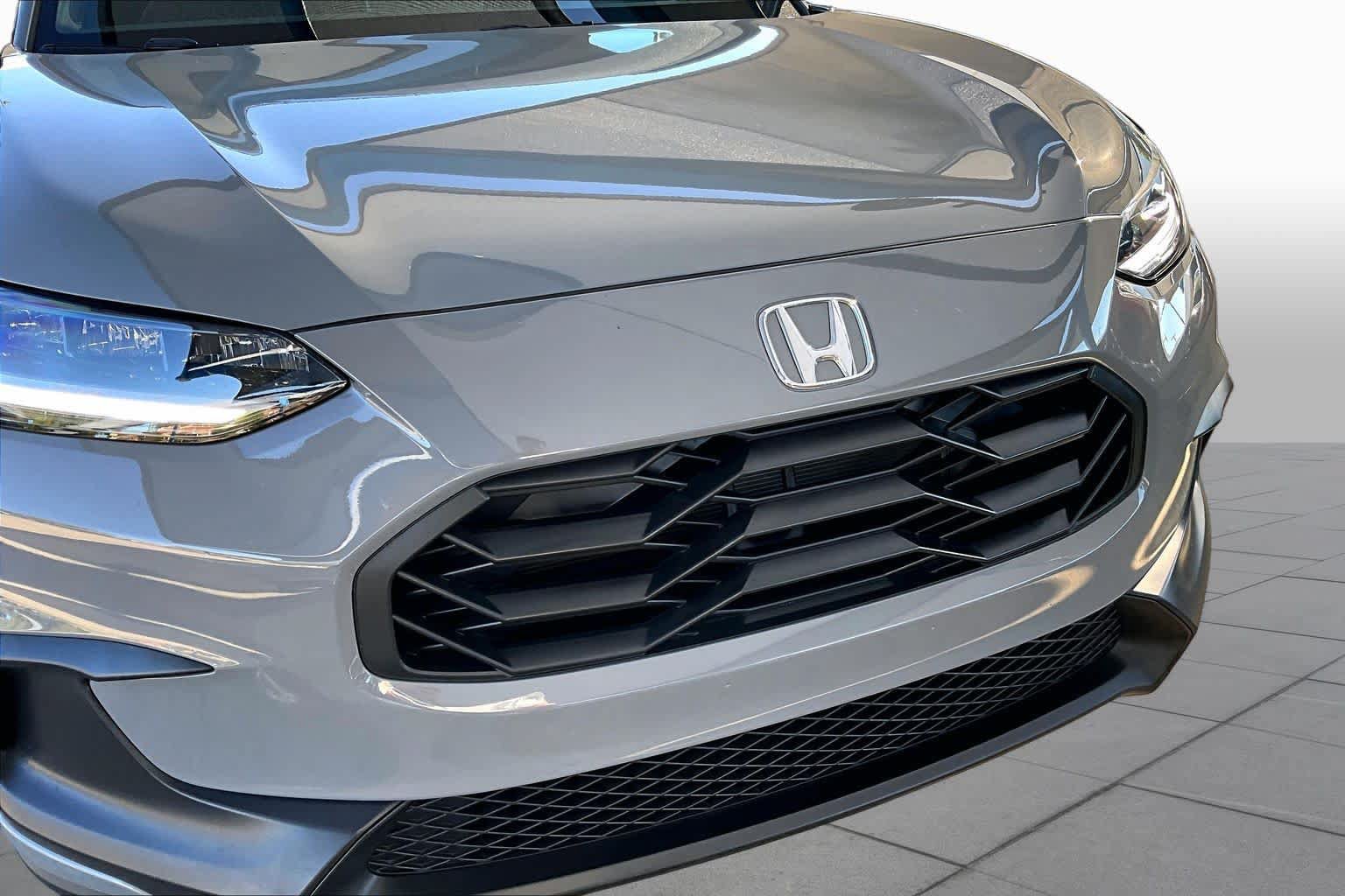 Certified 2025 Honda HR-V Sport image 30
