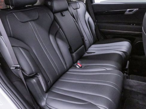 Certified 2025 Genesis GV80 2.5T Standard image 11