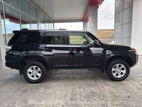 Used 2021 Toyota 4Runner SR5 image 10