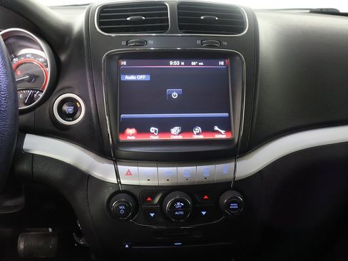 Used 2019 Dodge Journey SE image 38