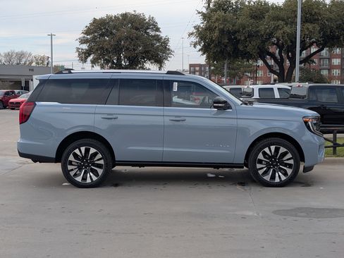 New 2025 Ford Expedition Platinum w/ Platinum Ultimate Package image 3