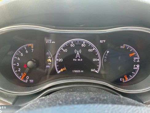 Used 2017 Jeep Grand Cherokee Laredo w/ Quick Order Package 23E AWD/4WD image 30