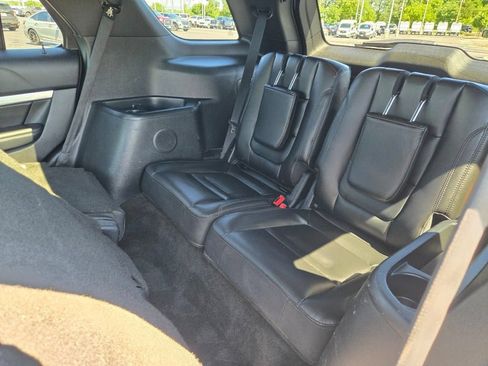 Used 2016 Ford Explorer XLT w/ Equipment Group 202A AWD/4WD image 17