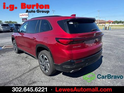 Used 2025 Buick Enclave Sport Touring FWD image 5