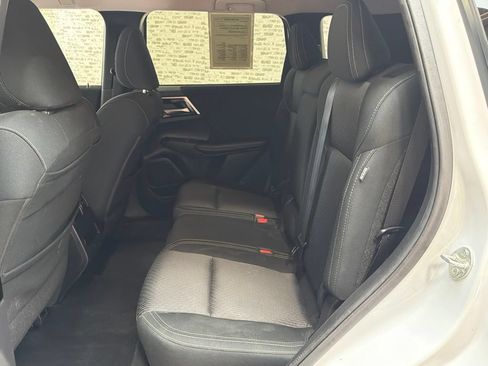 Used 2023 Mitsubishi Outlander ES FWD image 11
