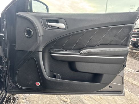 Used 2018 Dodge Charger GT image 27