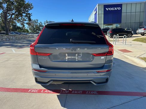 Used 2023 Volvo XC60 T8 Ultimate image 5