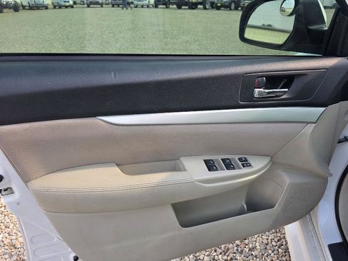 Used 2013 Subaru Legacy 2.5i Premium AWD/4WD image 9