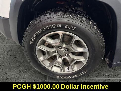 Used 2022 Jeep Cherokee Trailhawk image 24