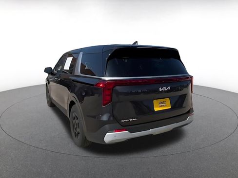 Used 2026 Kia Carnival FWD image 11