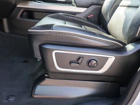 Used 2022 RAM 1500 Laramie image 17