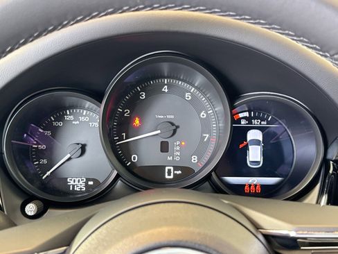 Used 2025 Porsche Macan image 15