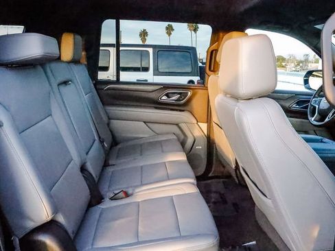 Used 2024 Chevrolet Suburban LT image 16