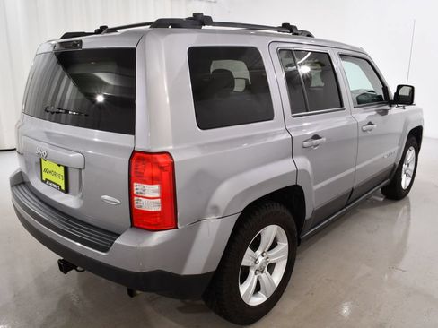 Used 2017 Jeep Patriot Latitude FWD image 11