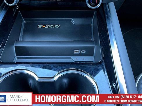 Used 2025 Chevrolet Tahoe Premier image 16