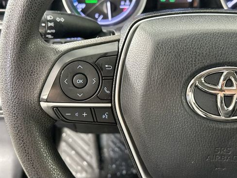 Used 2021 Toyota Camry LE FWD image 18