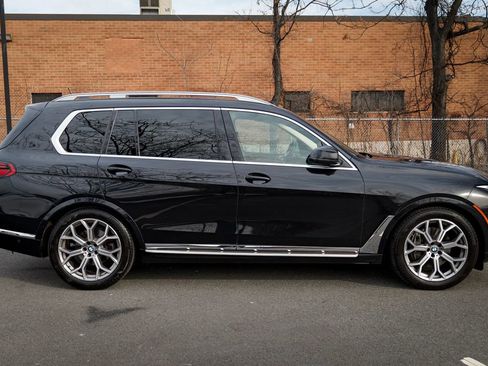 Used 2023 BMW X7 xDrive40i w/ Premium Package image 8