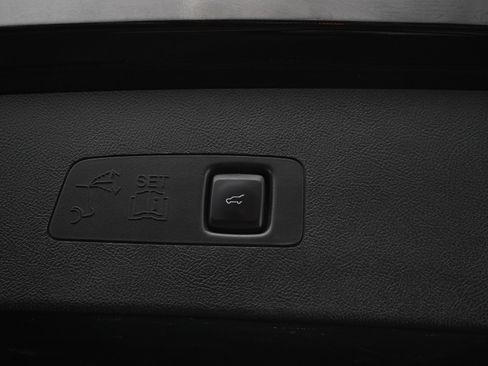 Used 2020 Lincoln Corsair Reserve w/ Equipment Group 201A FWD image 18