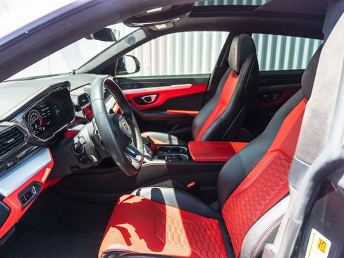 Used 2020 Lamborghini Urus AWD/4WD image 30