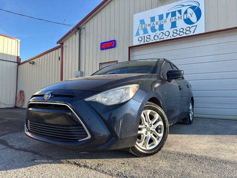 Used 2016 Scion iA image 8