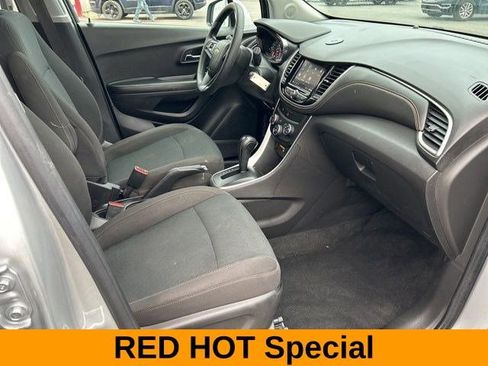 Used 2021 Chevrolet Trax LS w/ Tint and Cruise Package image 40