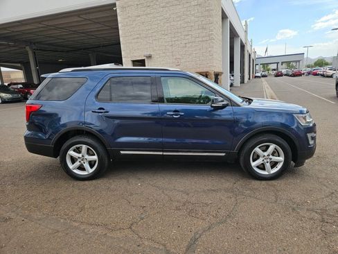 Used 2016 Ford Explorer XLT w/ Equipment Group 202A AWD/4WD image 4