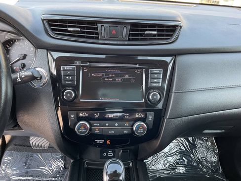 Used 2019 Nissan Rogue SV AWD/4WD image 24